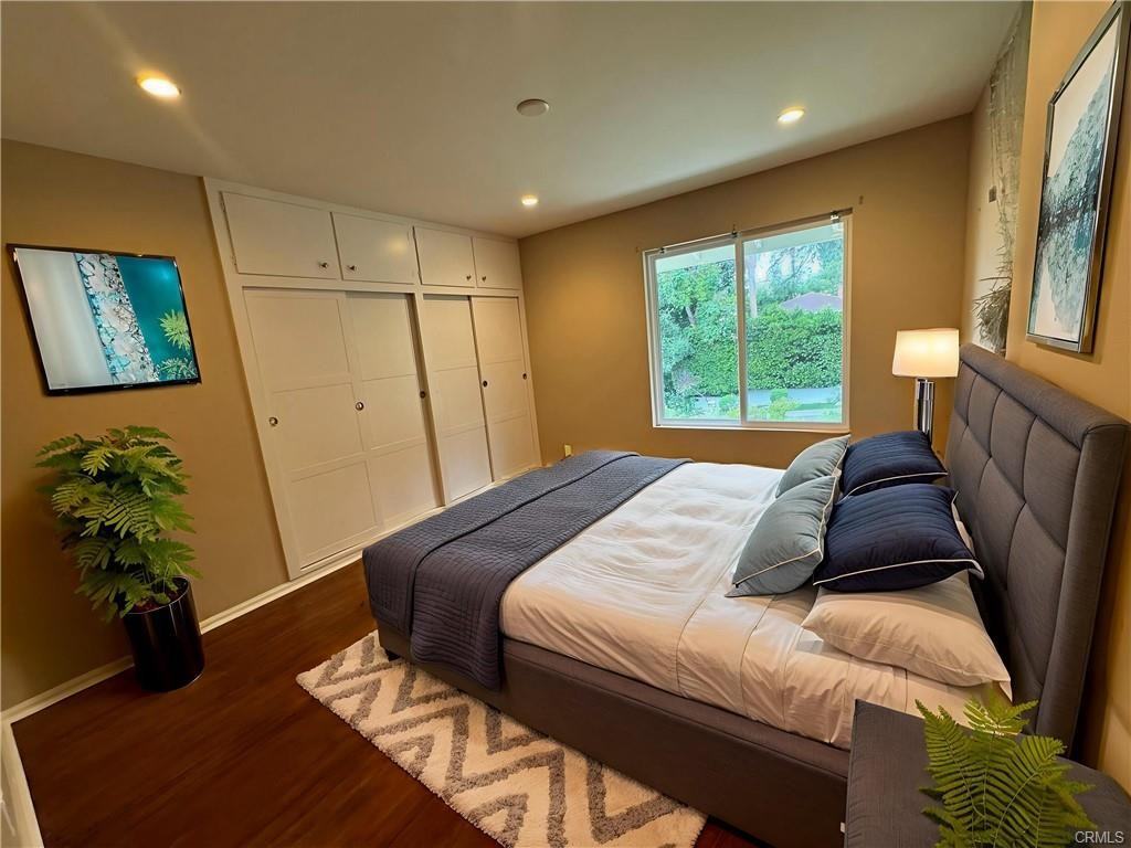 330 Toyon Rd - Photo 2 of 8