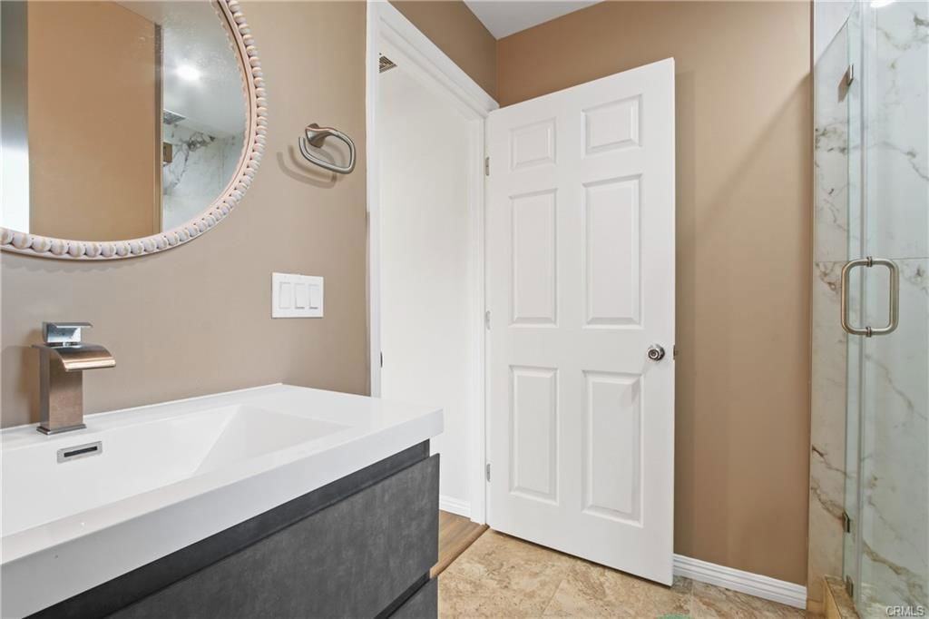 3534 Sanborn Ave - Photo 3 of 8