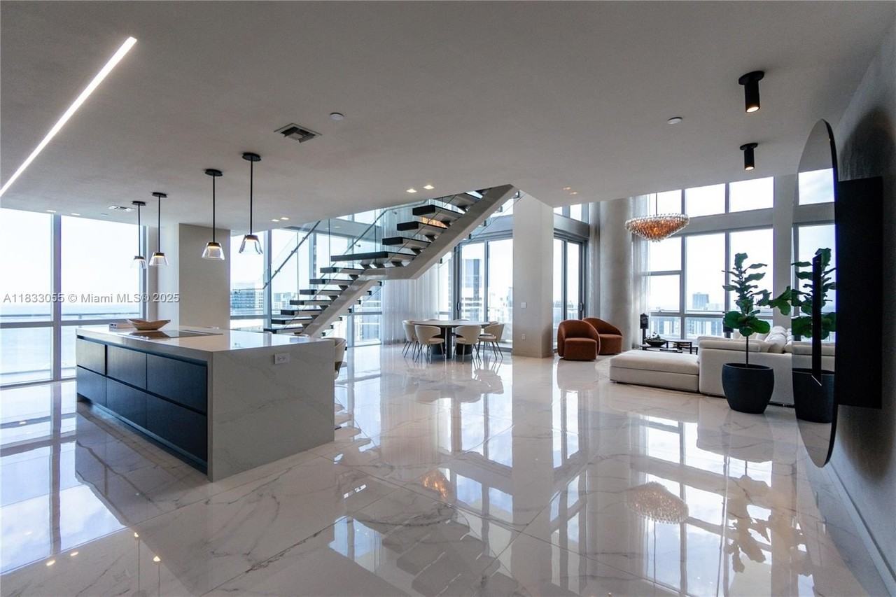 851 Ne 1st Ave #4611 - Photo 5 of 50