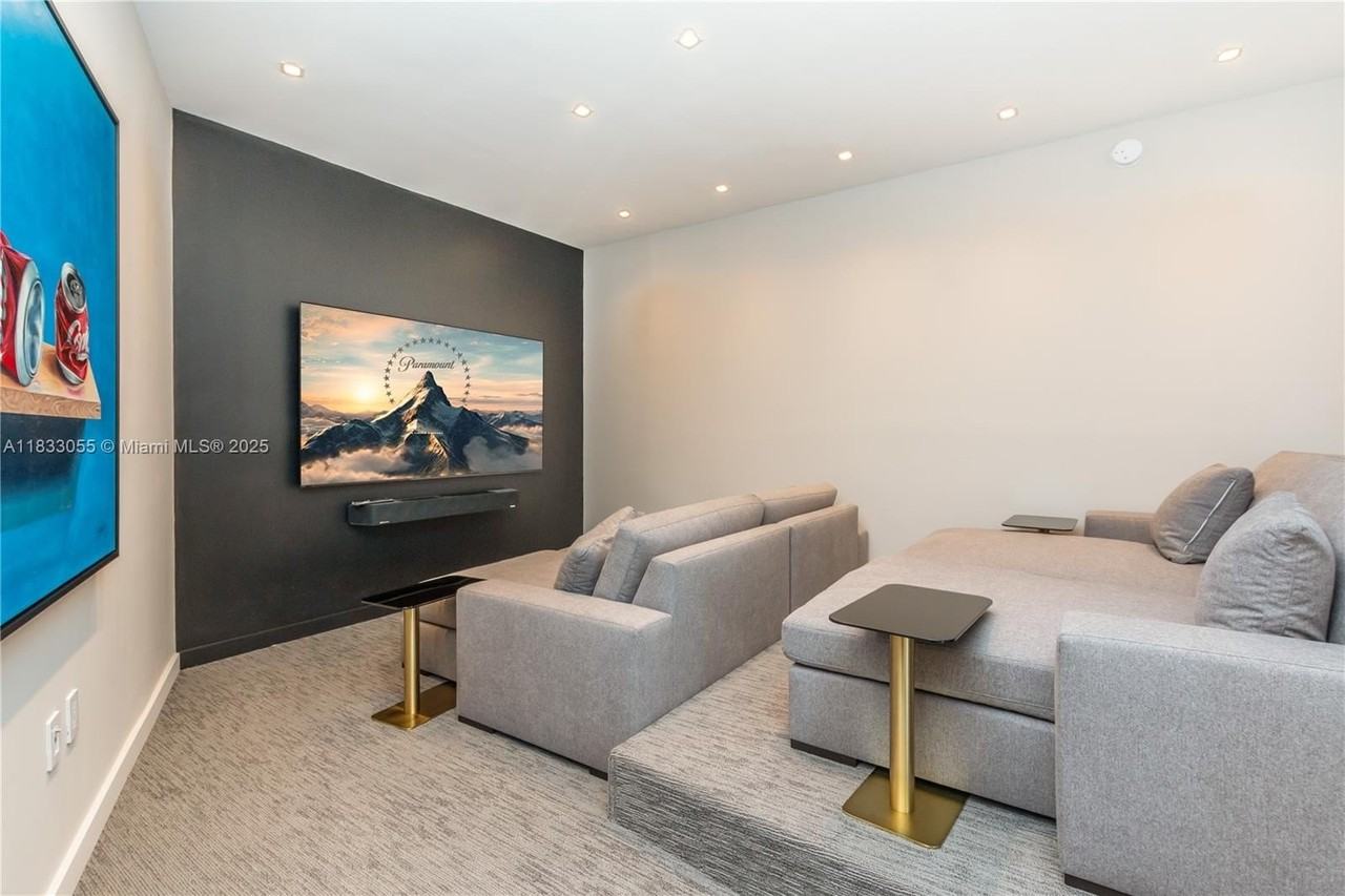 851 Ne 1st Ave #4611 - Photo 7 of 50