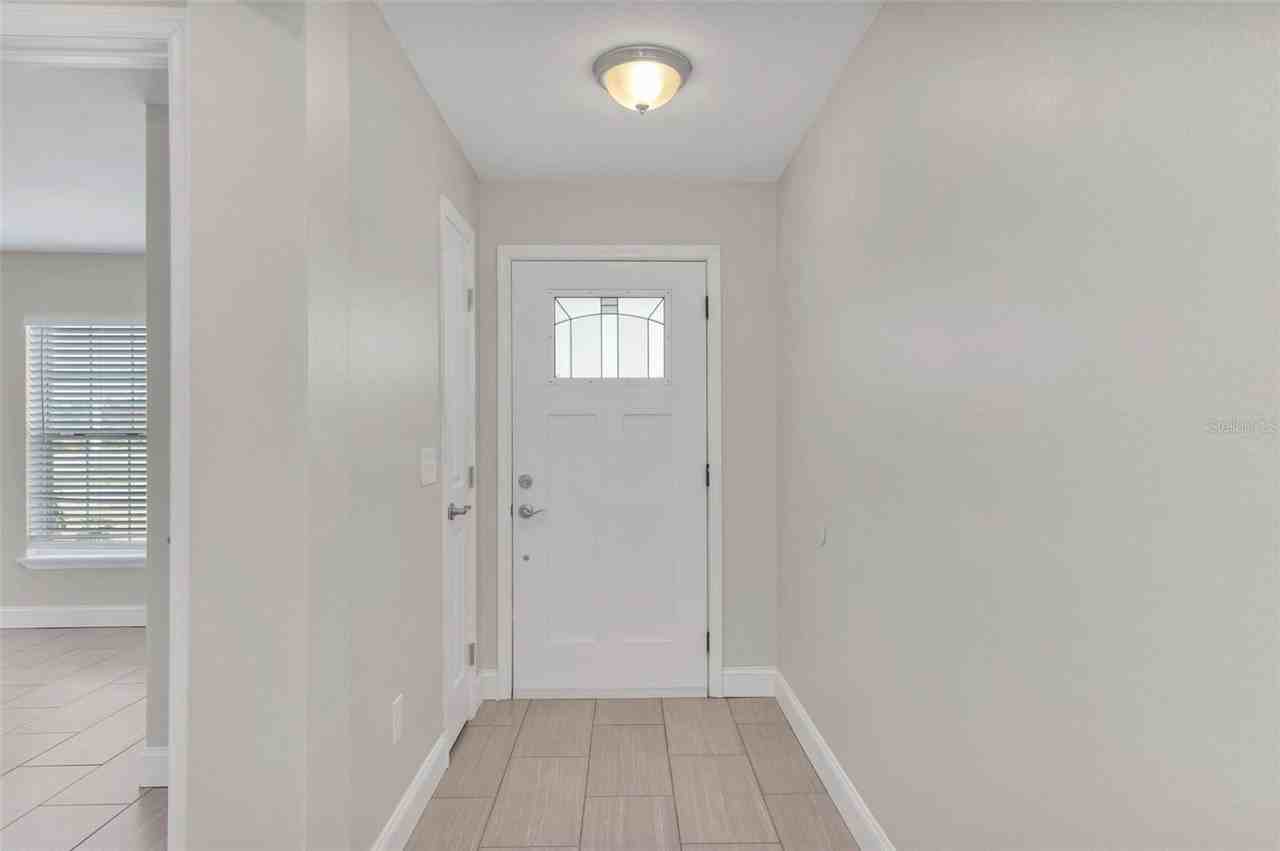 2036 Hillview Cir - Photo 2 of 22