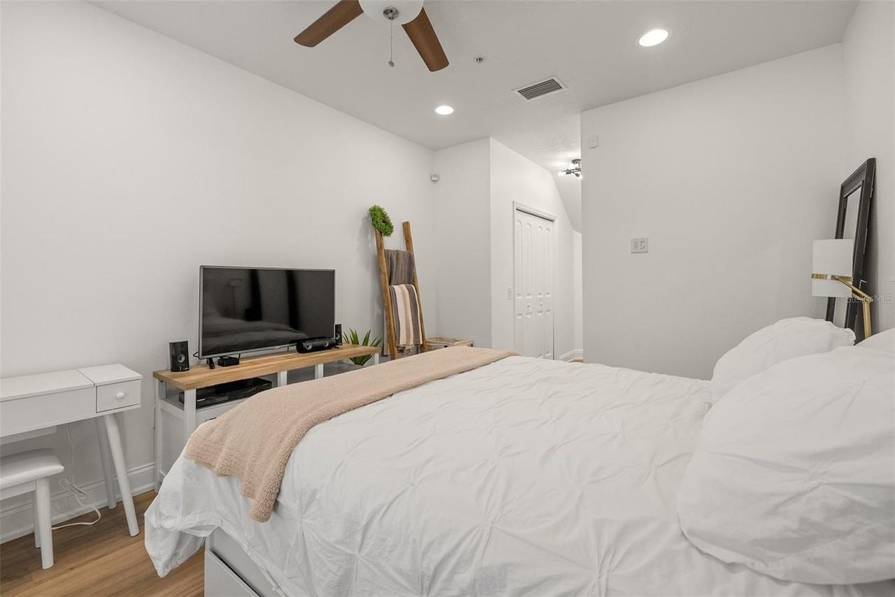 111 North Albany Avenue #7 - Photo 3 of 26