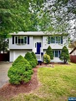 589 Lake Shore Dr - Photo 1 of 1