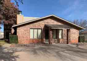 featured image of 422 W Pecan Ave