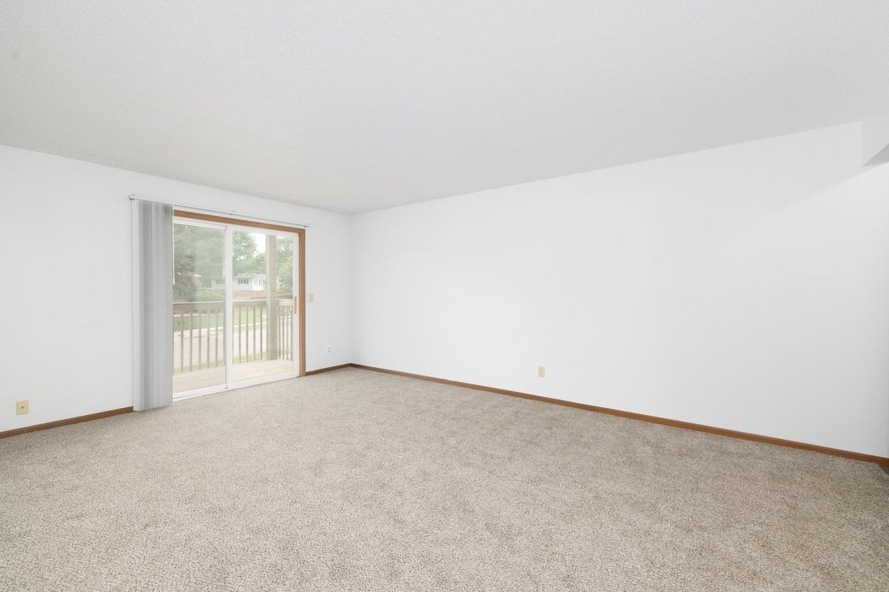 Windsor Heights Apartments - Photo 4 of 35