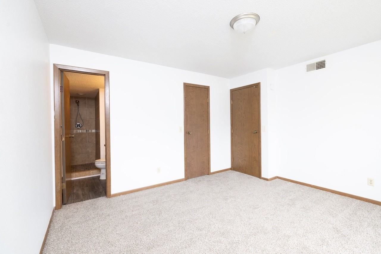 Windsor Heights Apartments - Photo 6 of 35