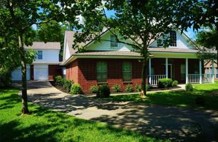 featured image of 2429 Chantilly Ln