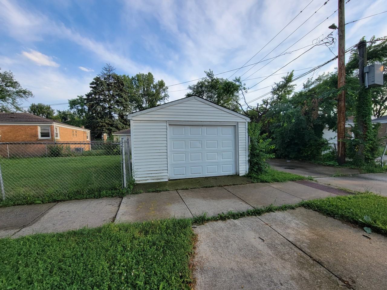 9900 South Paxton Avenue - Photo 5 of 17