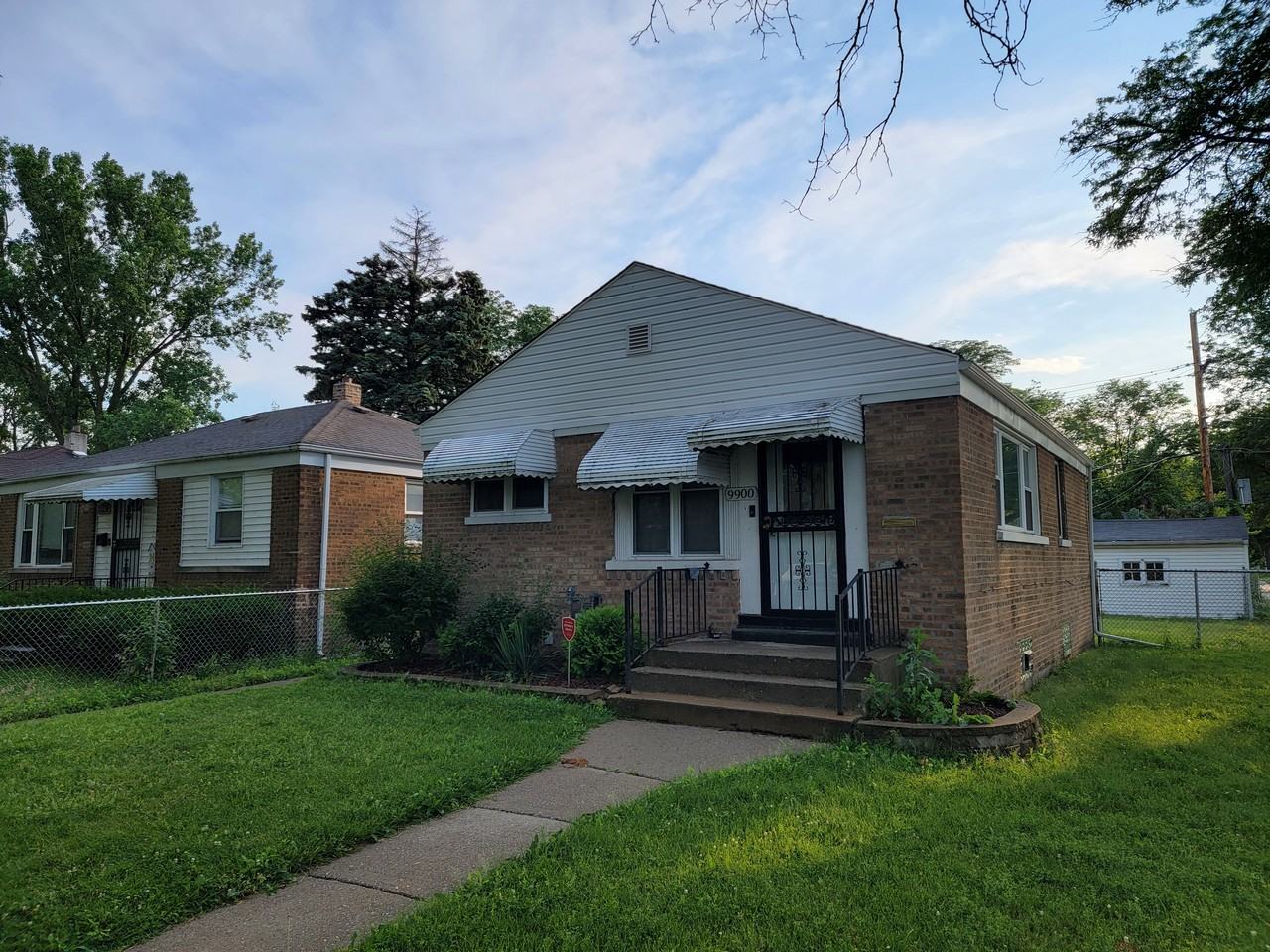 9900 South Paxton Avenue - Photo 2 of 17