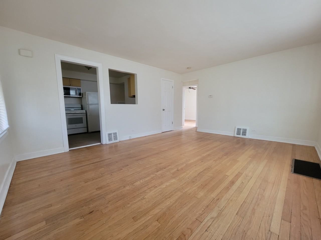 9900 South Paxton Avenue - Photo 7 of 17