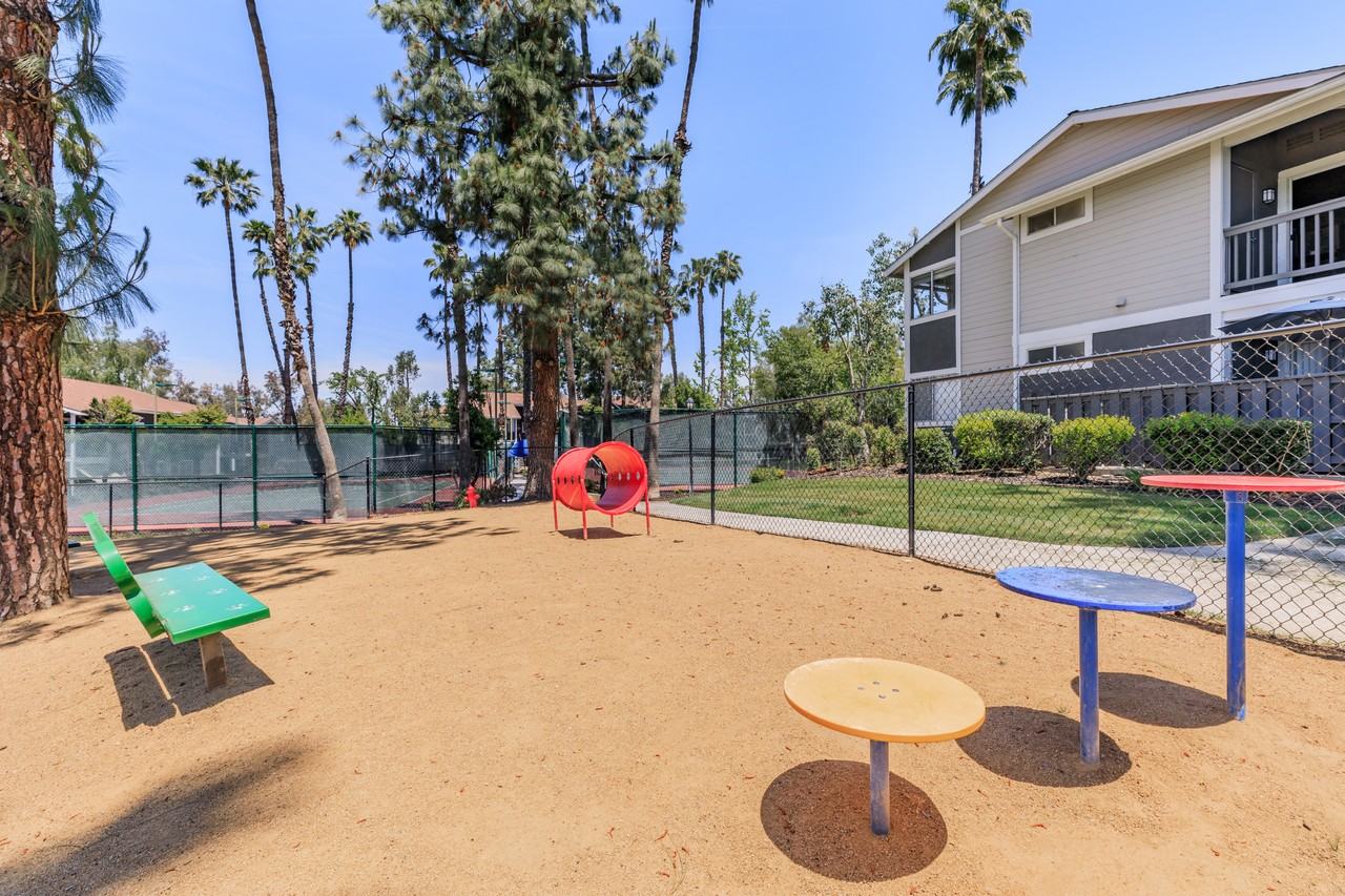 Redlands Lawn and Tennis Club - Photo 3 of 25