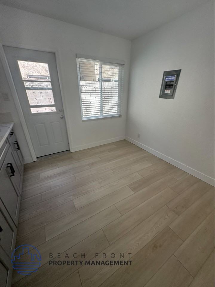 5776 Rostrata Avenue - Photo 3 of 16