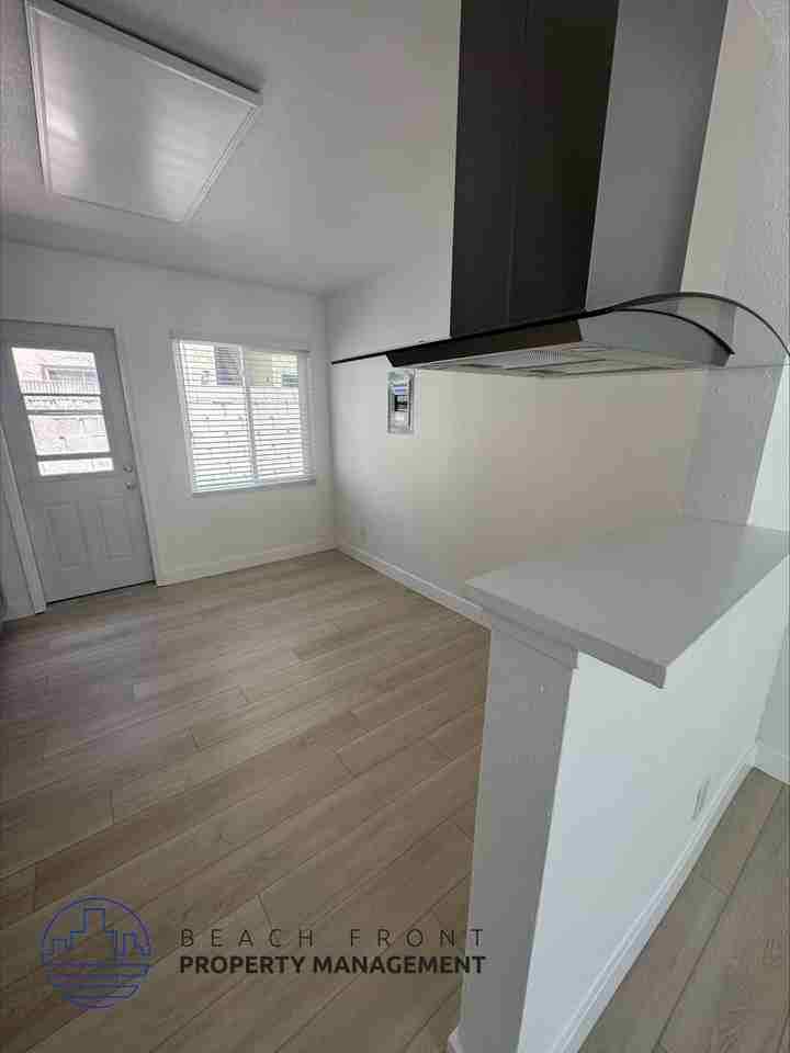 5776 Rostrata Avenue - Photo 4 of 16