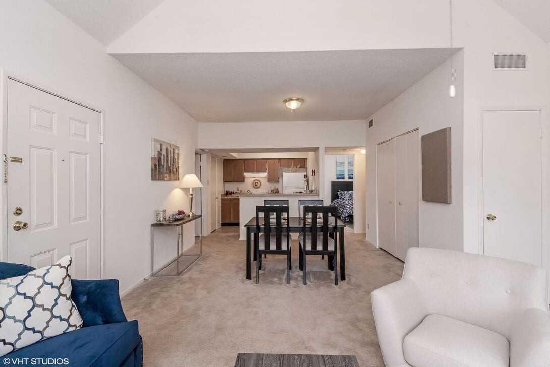 Oak City Apartments - Photo 3 of 25