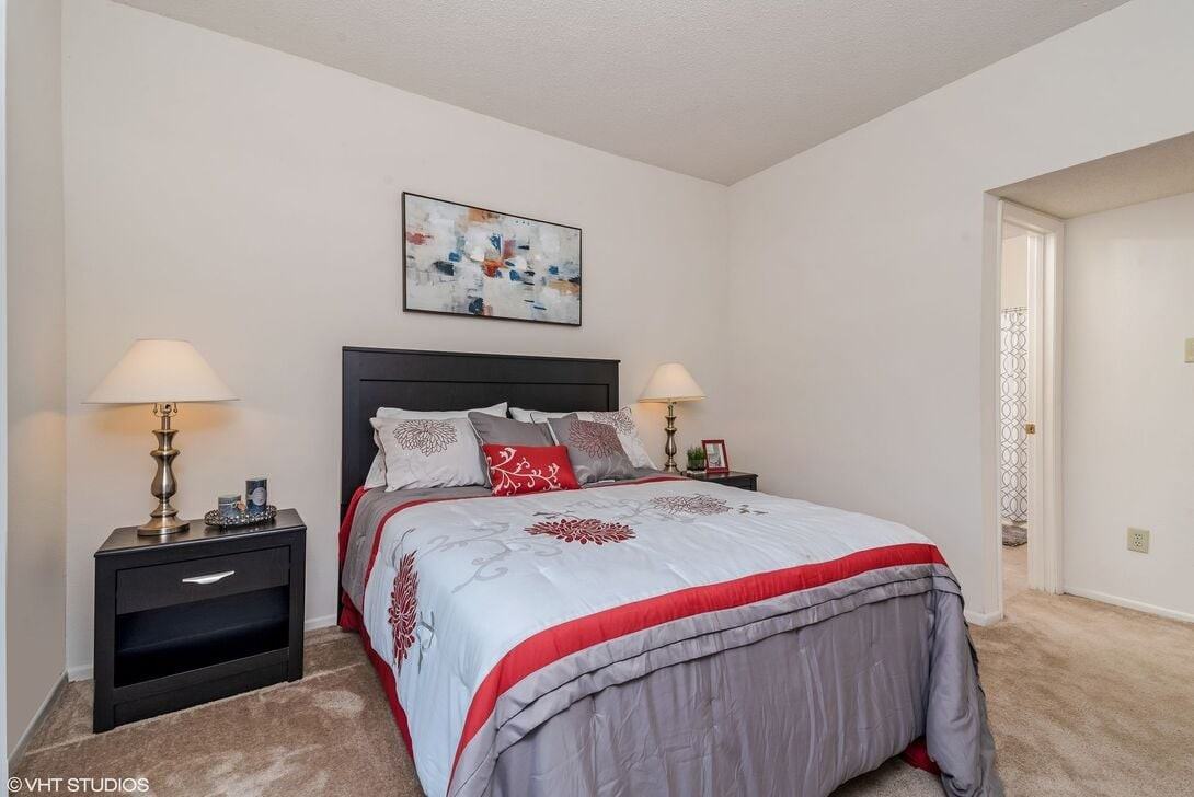 Oak City Apartments - Photo 5 of 25