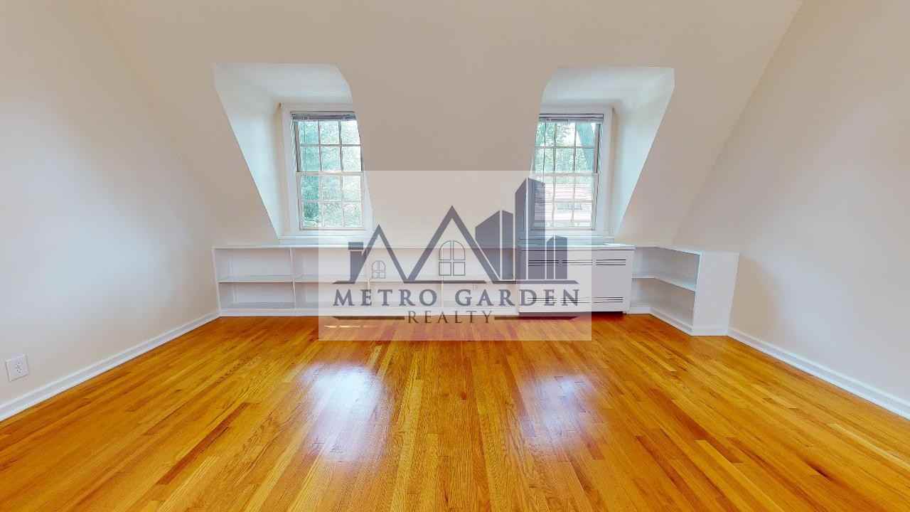 382 Burns Street #2 - Photo 4 of 38