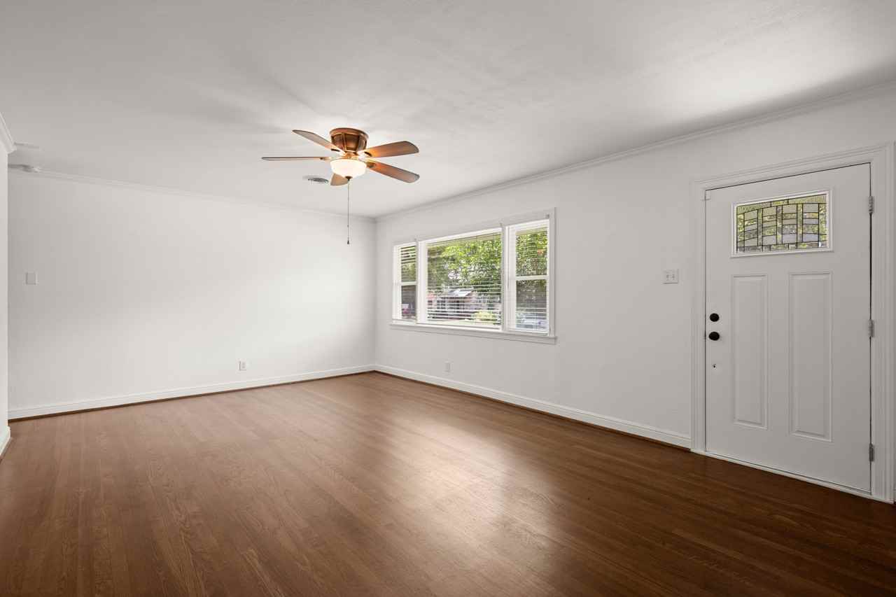 5805 Bull Creek Rd - Photo 3 of 22