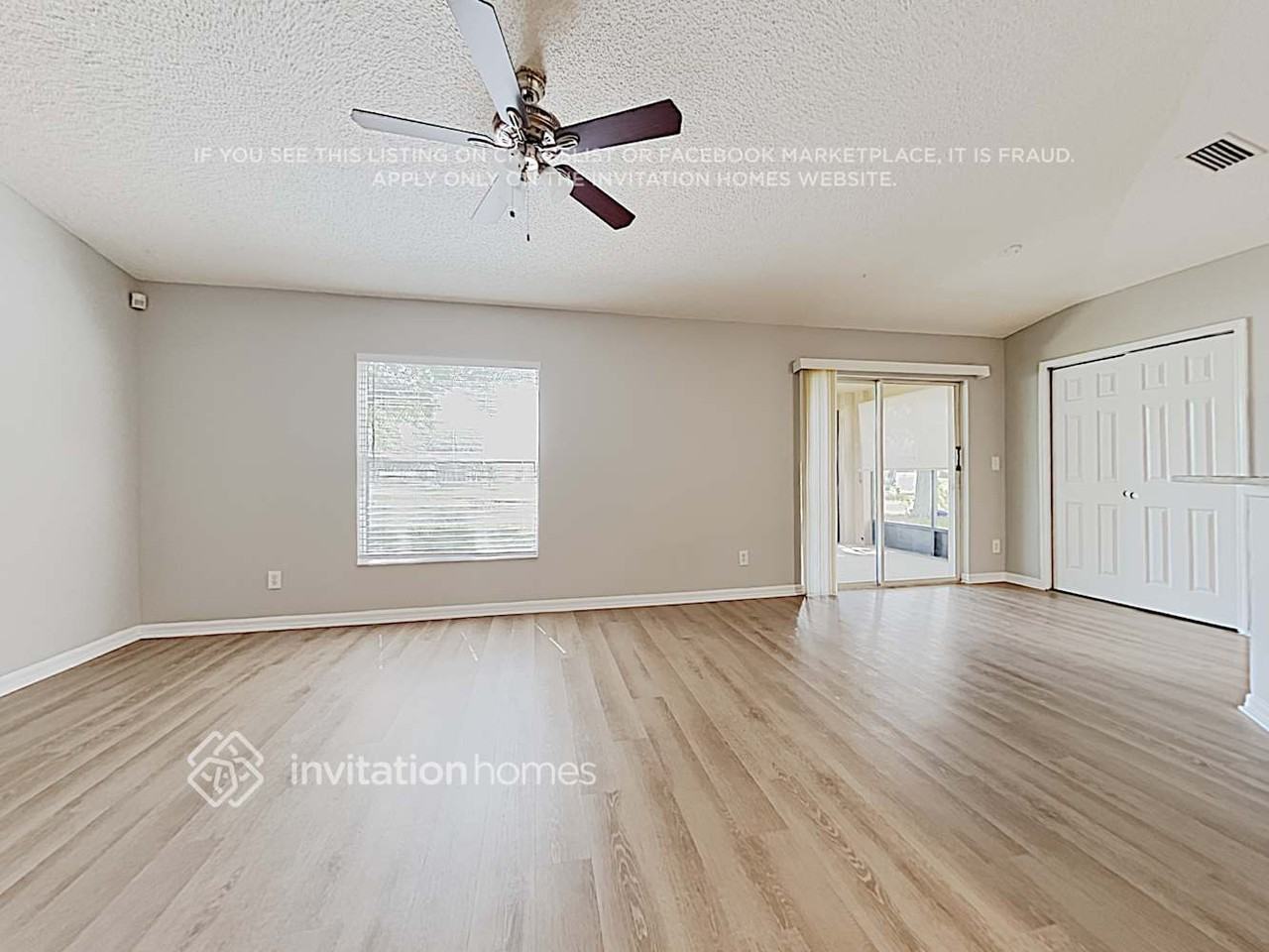 4861 Manchester Dr - Photo 3 of 15