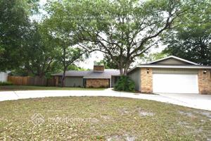 featured image of 322 W Hornbeam Dr