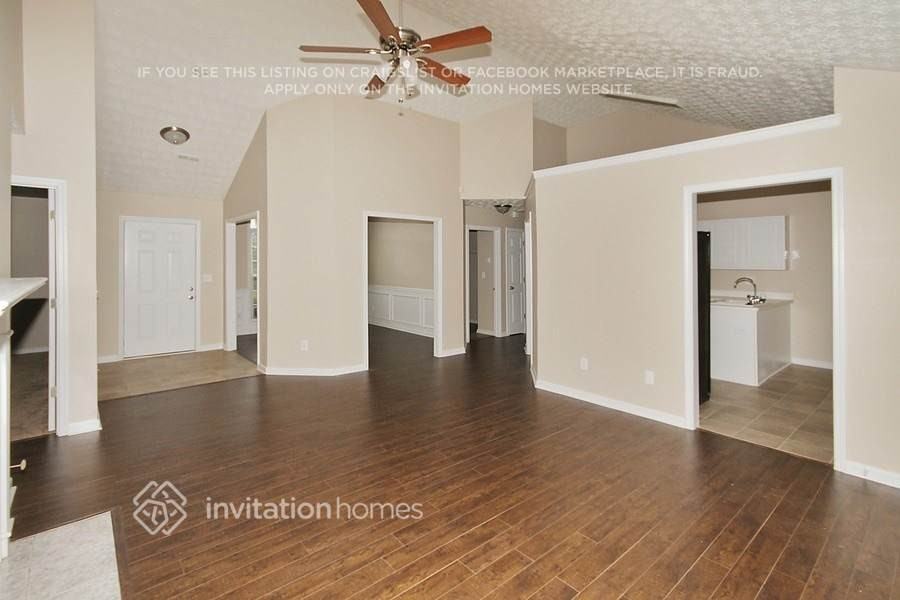 410 Windsor Brook Ln - Photo 4 of 14