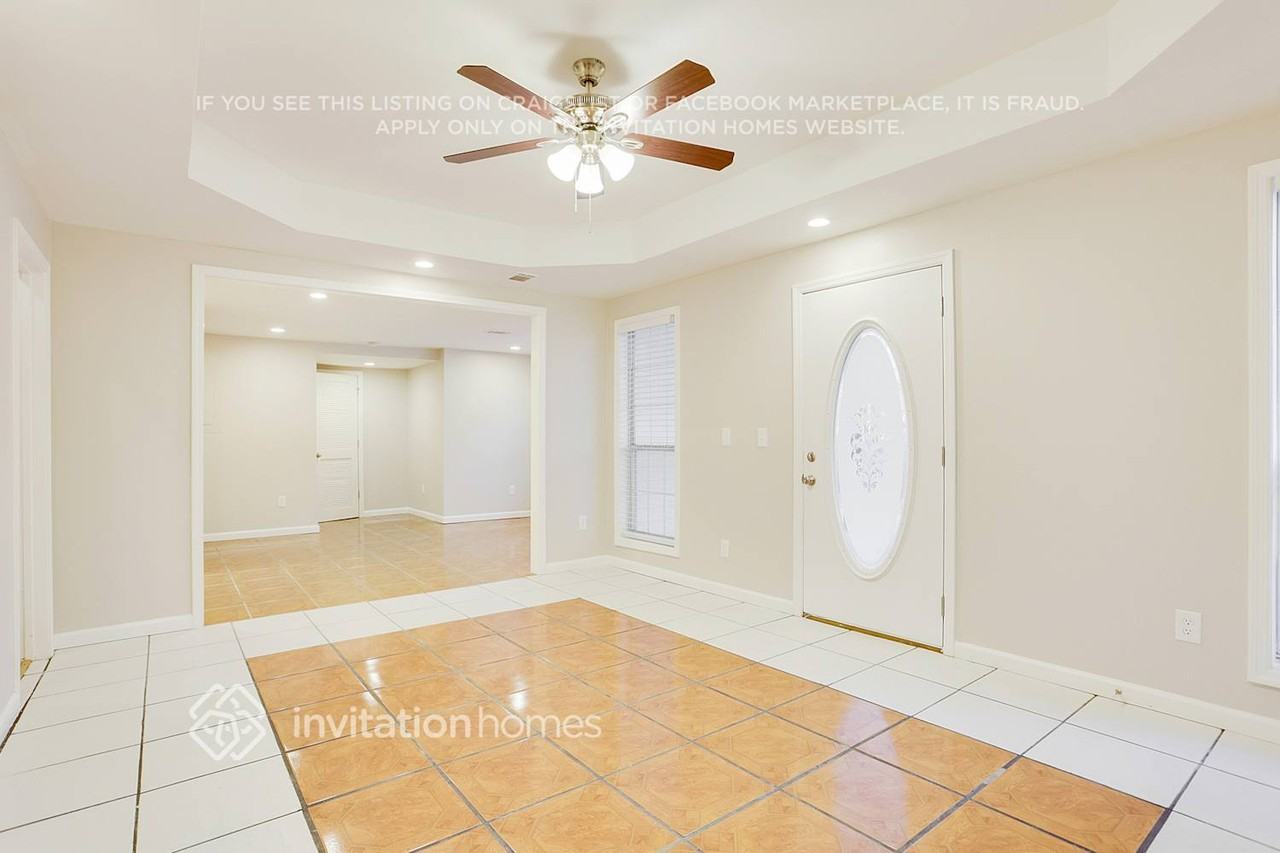 948 Peel Castle Ln - Photo 2 of 24