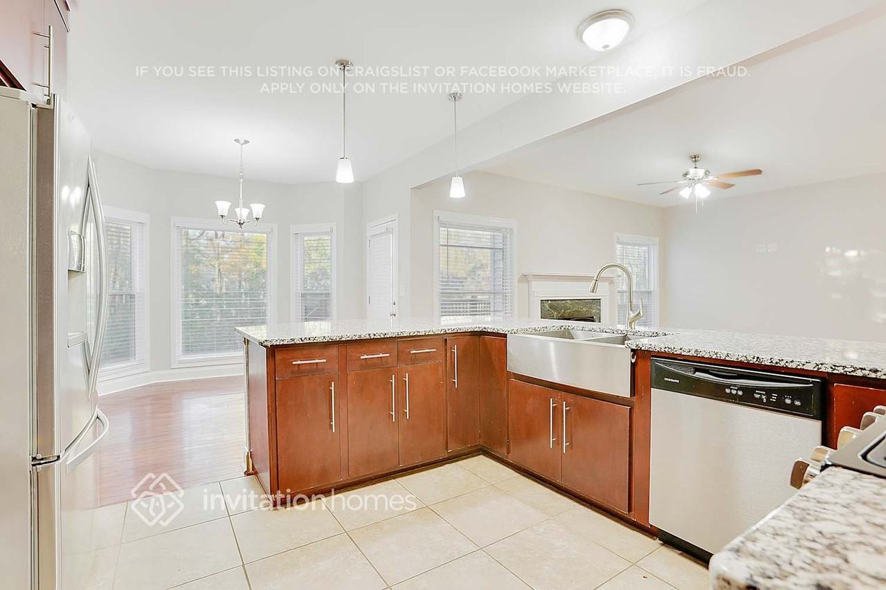 948 Peel Castle Ln - Photo 6 of 24