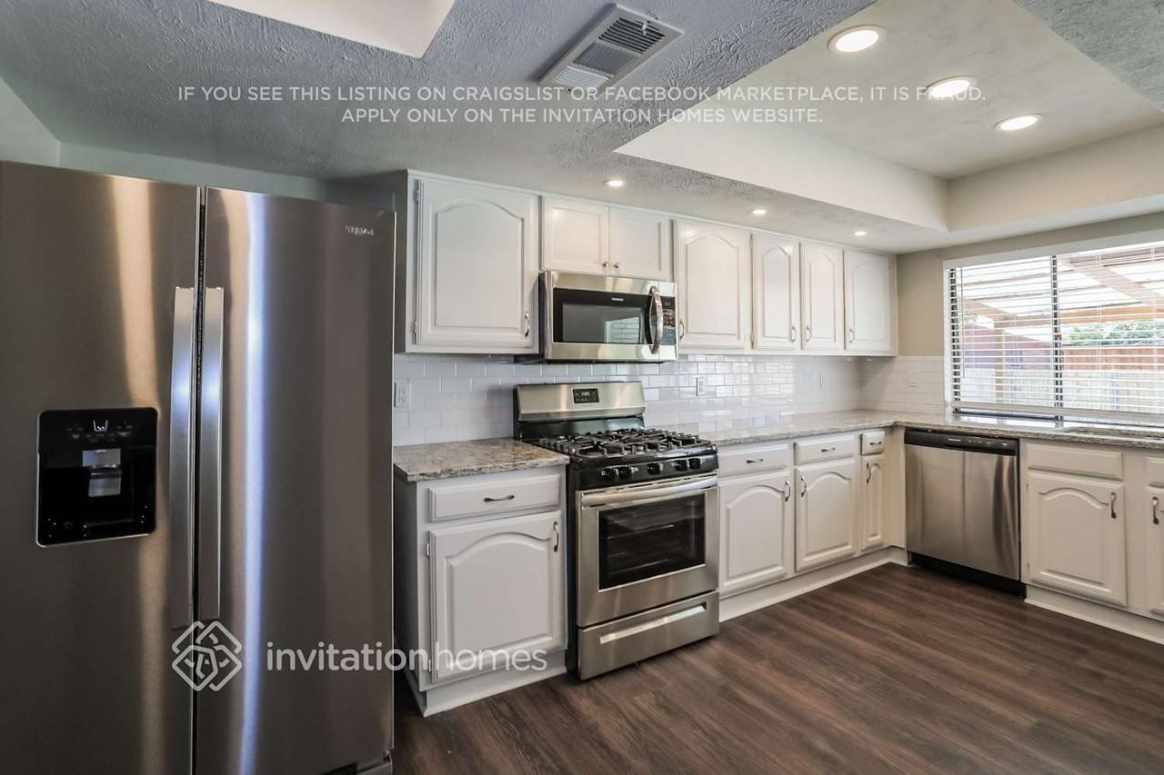 1817 Butterfield Trl - Photo 5 of 16