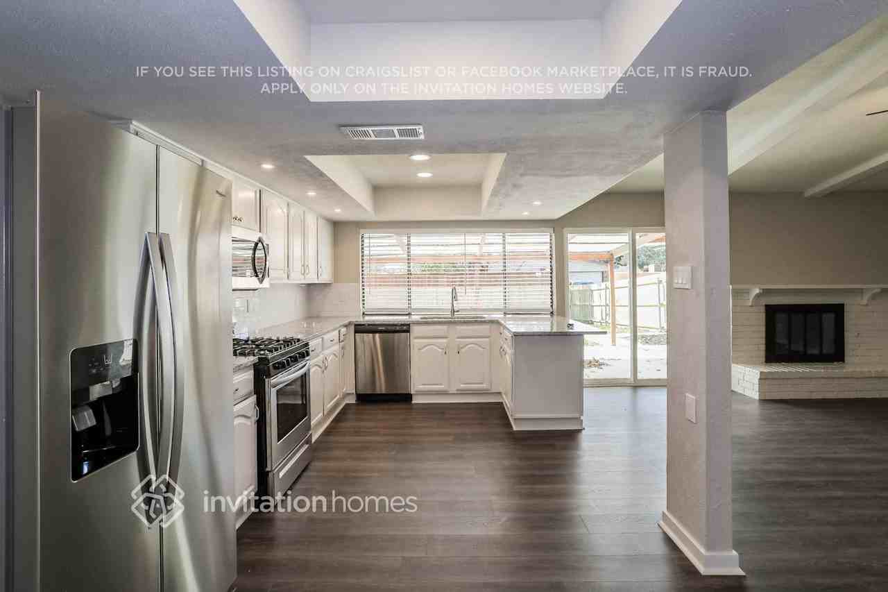 1817 Butterfield Trl - Photo 6 of 16