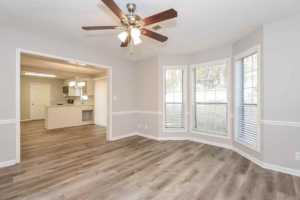 237 Hidden Ct - Photo 6 of 17