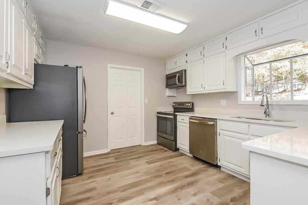 237 Hidden Ct - Photo 7 of 17
