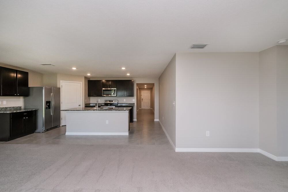819 18th Ave Se - Photo 5 of 19