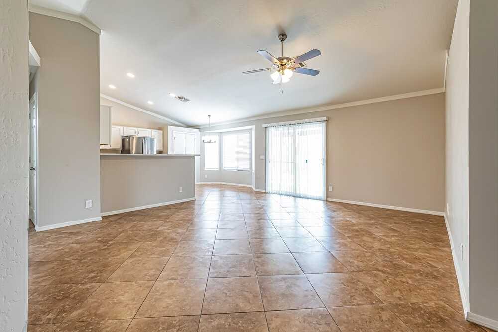 986 S Wanda Dr - Photo 4 of 19