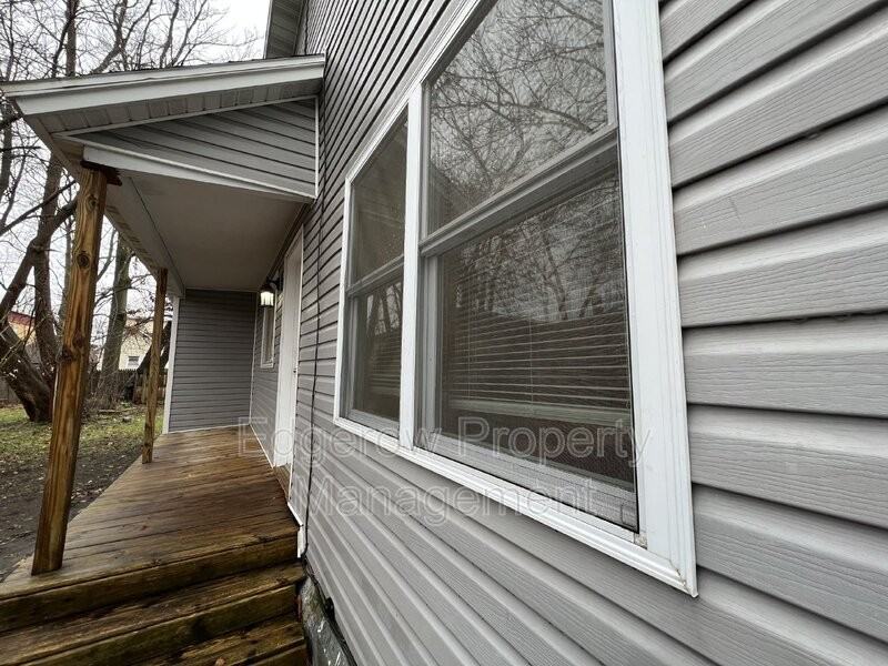 826 4th St Nw - Photo 2 of 15