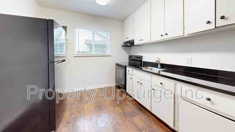 1558 Bridge St #1 - Photo 2 of 22