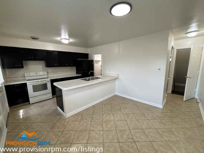 5138 Clacton Ave - Photo 6 of 25