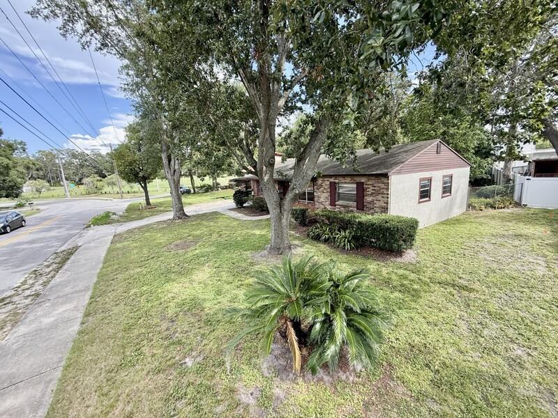 1502 W Country Club Dr - Photo 5 of 46