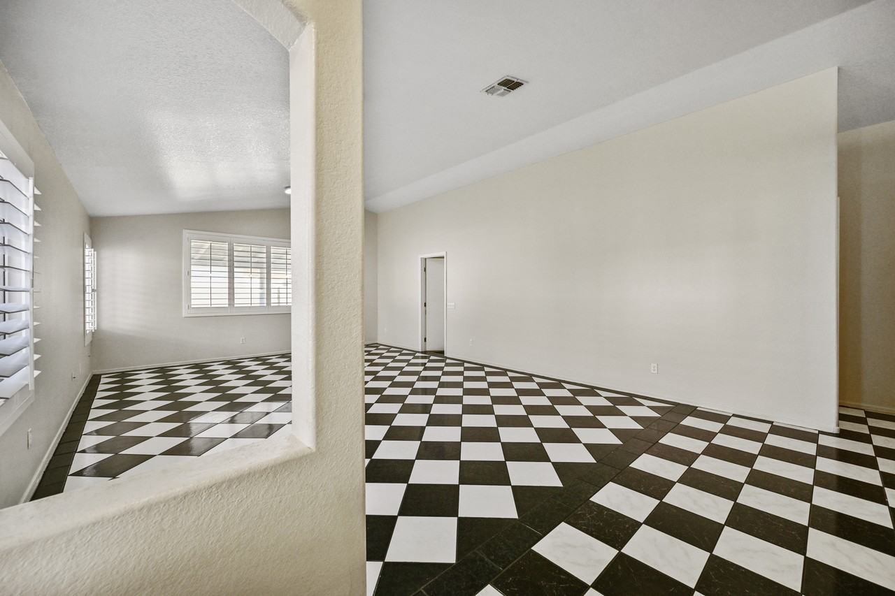 5449 East Fairfield Street - Photo 3 of 24