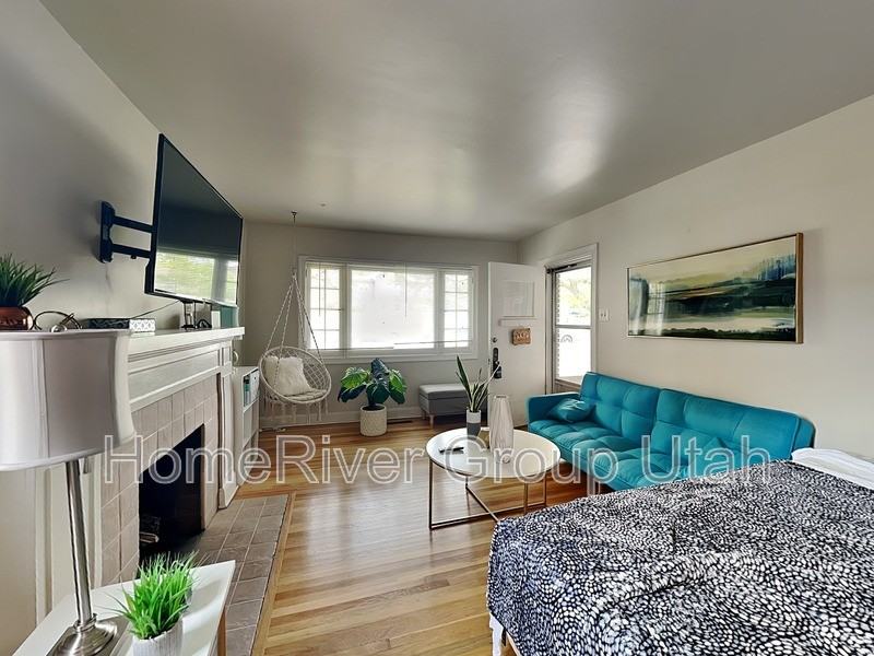 374 S St - Photo 4 of 15