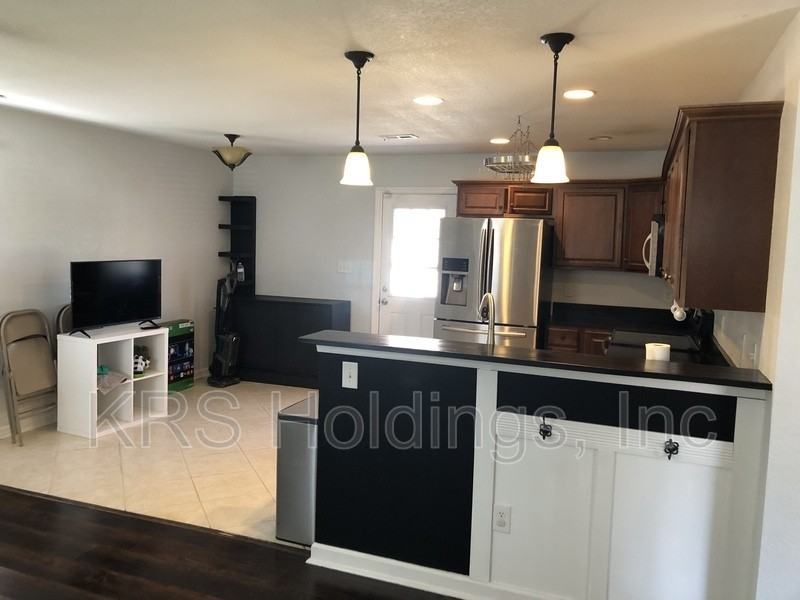 808 Johnstons Rd - Photo 2 of 16