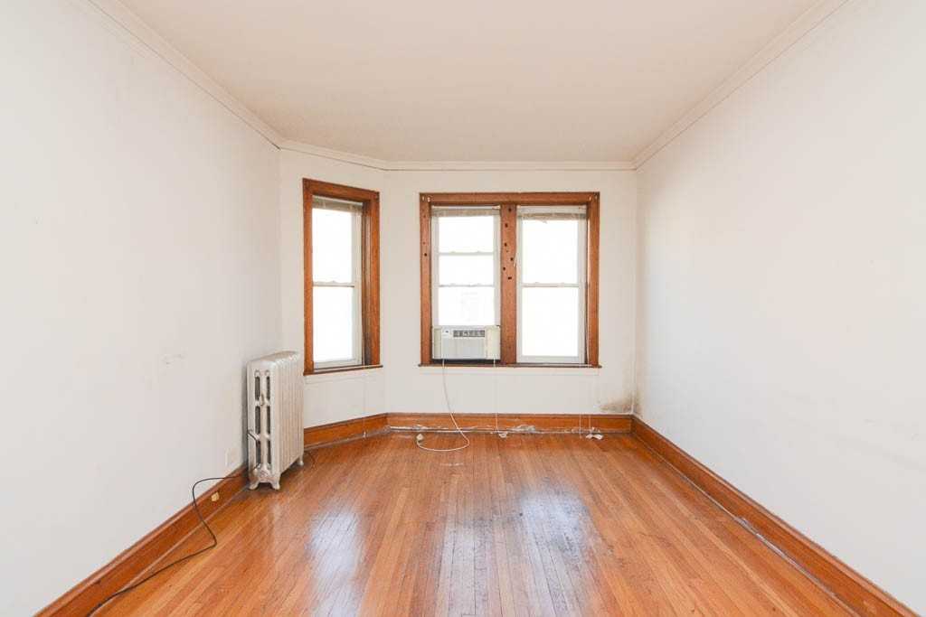 4826 W Addison St #2S - Photo 6 of 19