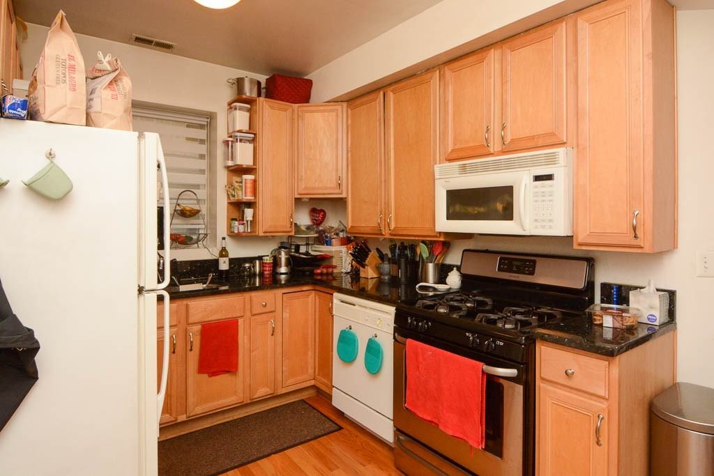 6305 N Claremont Ave #2 - Photo 4 of 20