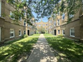 featured image of 4830 W Addison St #2S