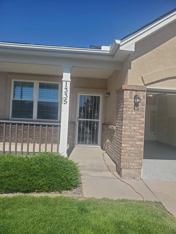 1335 Villa Grv - Photo 3 of 11