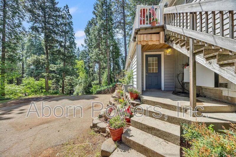 7011 Lakewood Dr - Photo 3 of 29