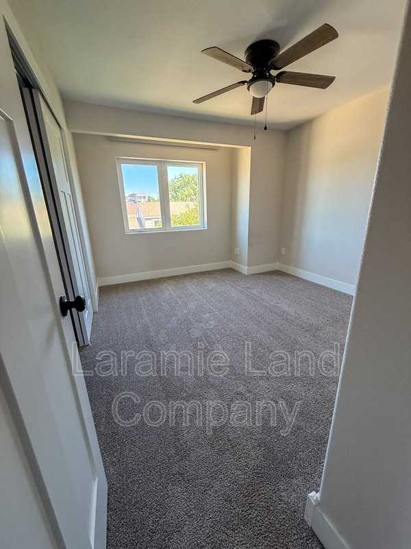 569 N 12th St - Photo 7 of 11