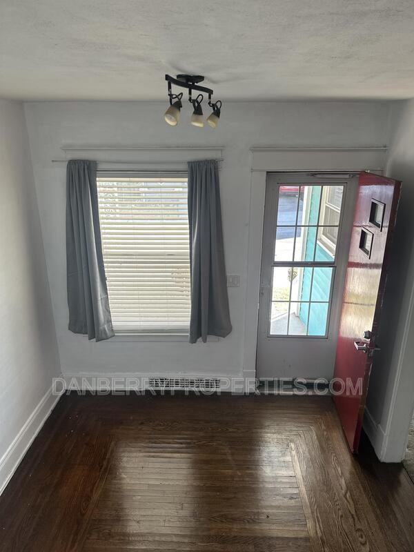 2025 E London Sq - Photo 3 of 10