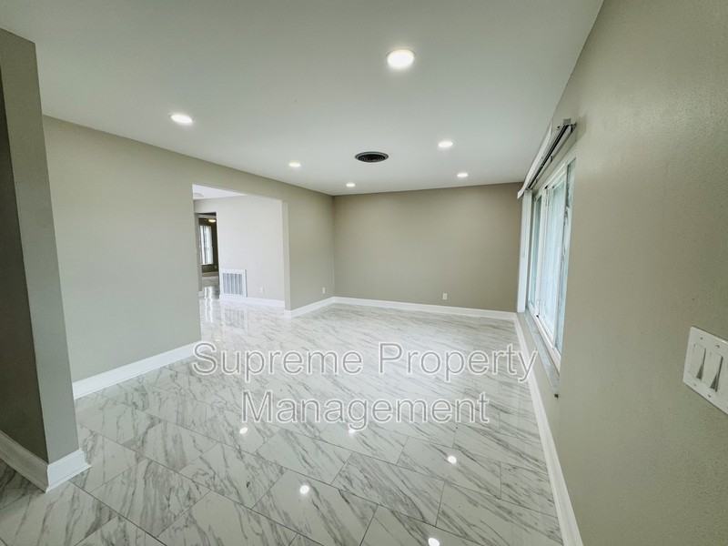 4837 Dover St Ne - Photo 2 of 20