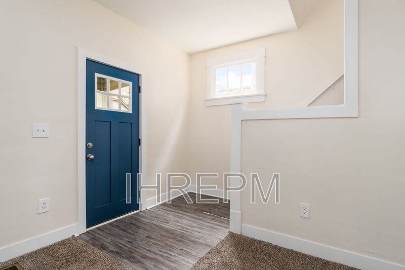 977 Ellsworth Ave - Photo 3 of 16