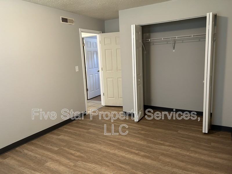 110 W Lake Shore Dr #34 - Photo 5 of 20