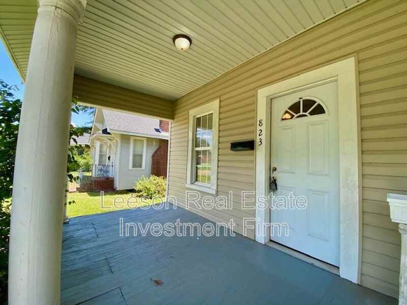 823 Linden St - Photo 2 of 13